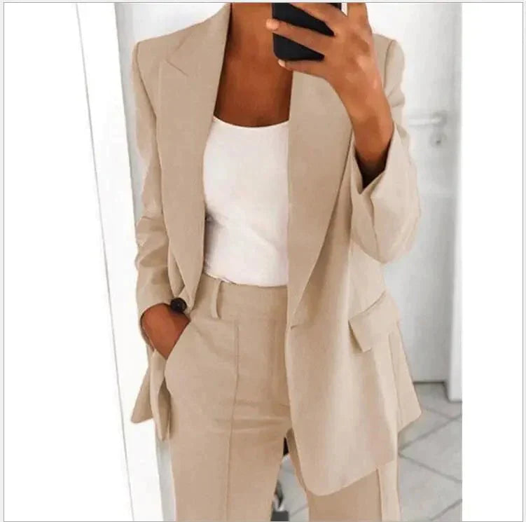 Klassisches Blazer-Set für Damen