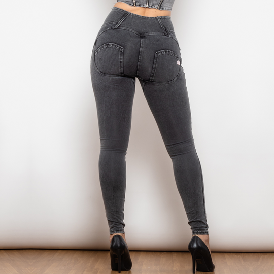 Hochtaillierte Röhrenjeans für Damen