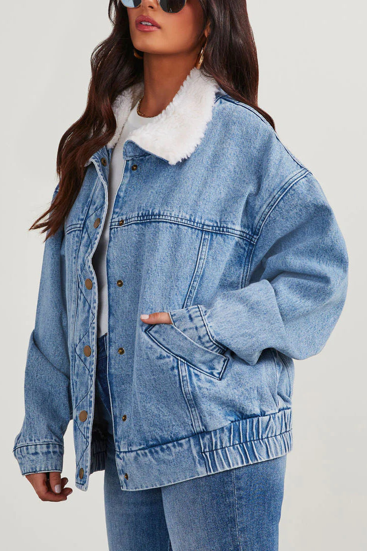 Damen-Denimjacke mit Fleecekragen