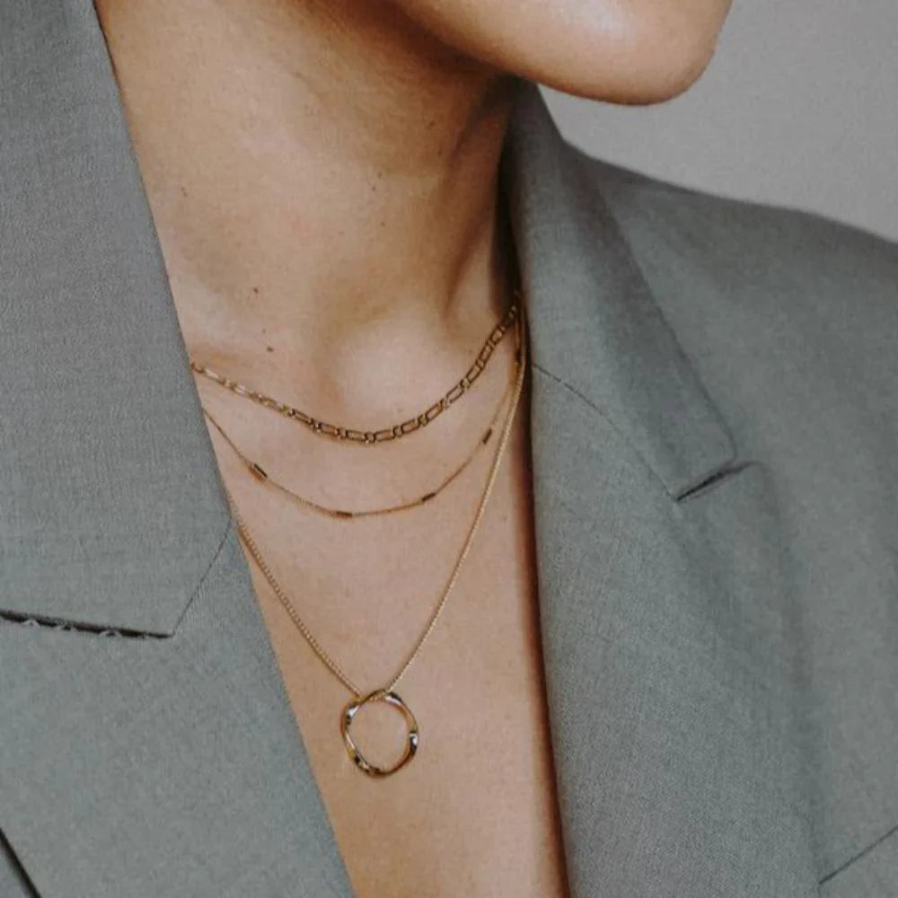 Dreireihige Damen Halskette mit Kreis Design Gold 18k