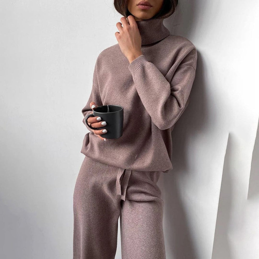 Rollkragenpullover und Hosen-Set für Damen