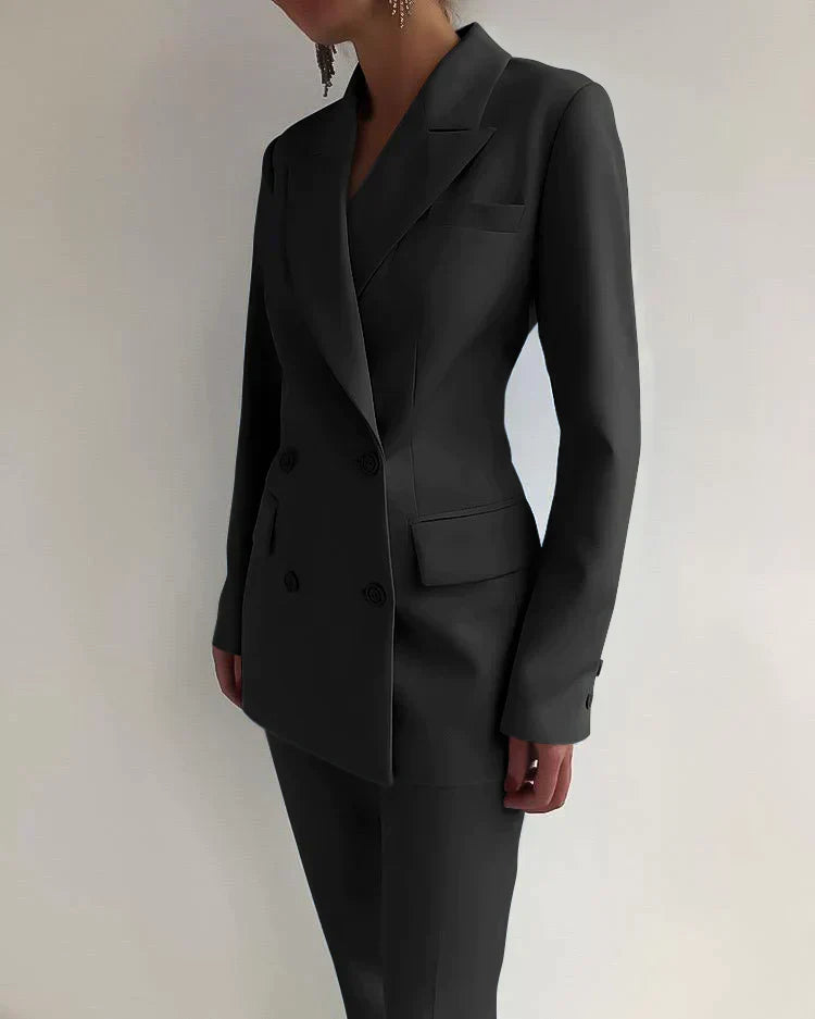 Eleganter Damen Hosenanzug mit Doppelreiher
